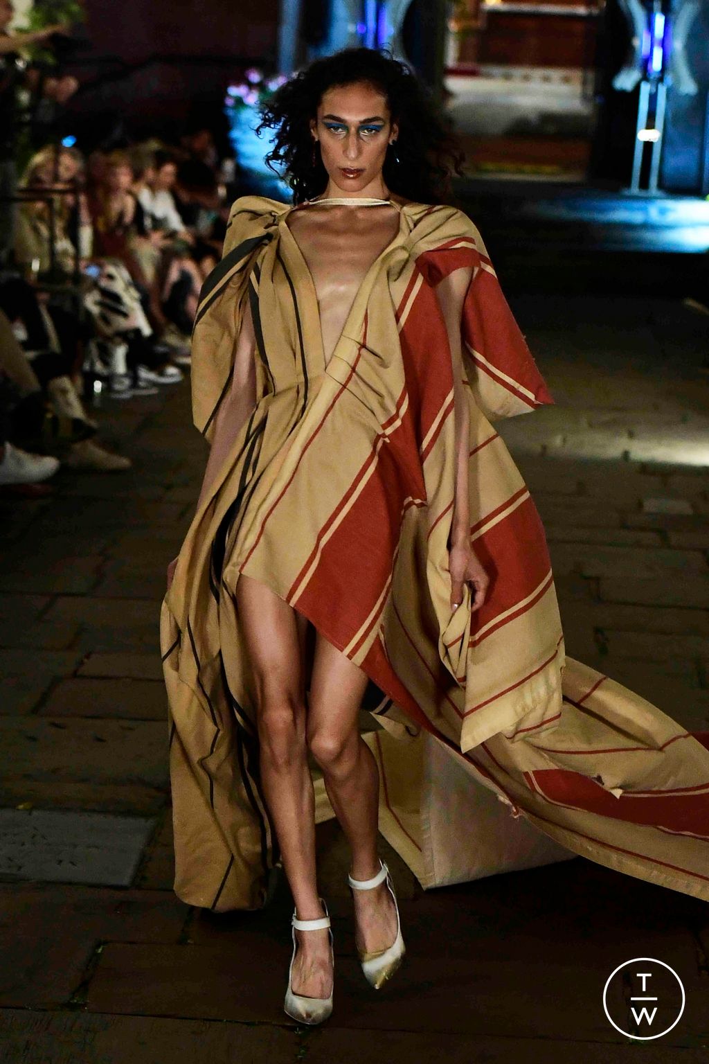 Fashion Week London Spring/Summer 2024 look 26 from the Hector Maclean collection womenswear