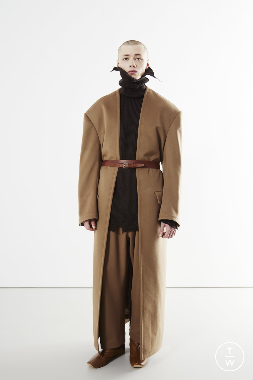 Fashion Week Paris Fall/Winter 2022 look 4 de la collection Hed Mayner menswear