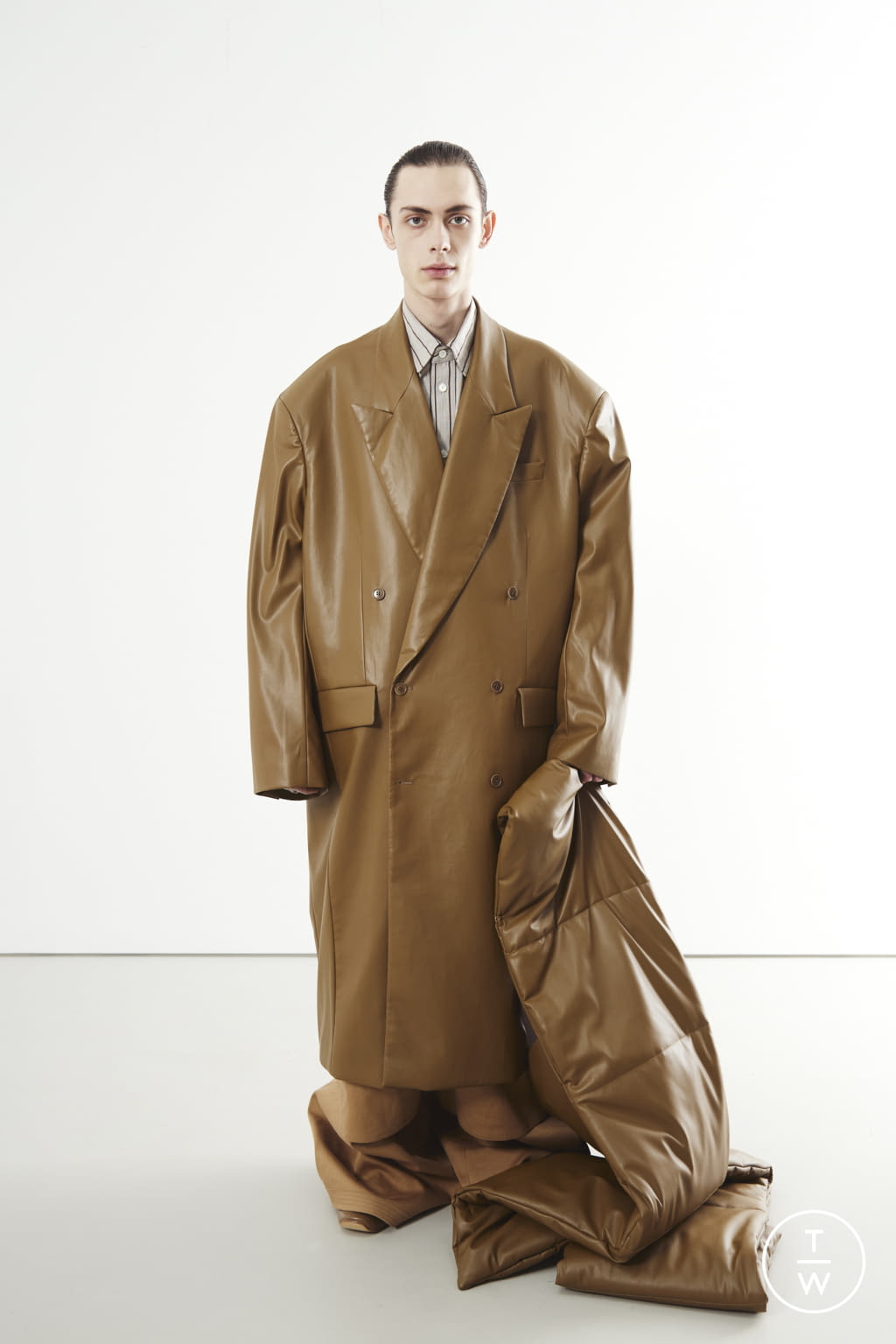 Fashion Week Paris Fall/Winter 2022 look 5 de la collection Hed Mayner menswear