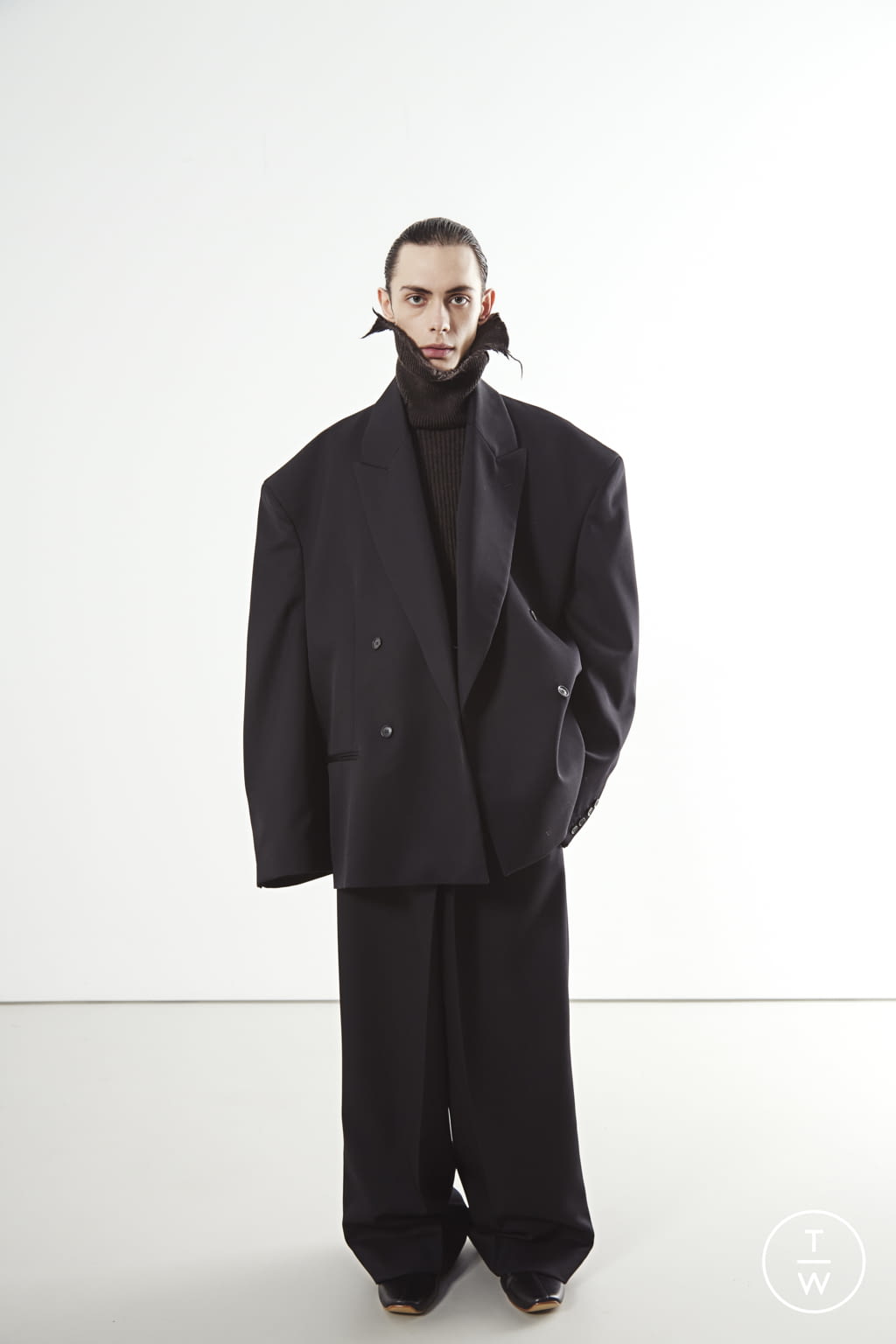Fashion Week Paris Fall/Winter 2022 look 13 from the Hed Mayner collection 男装
