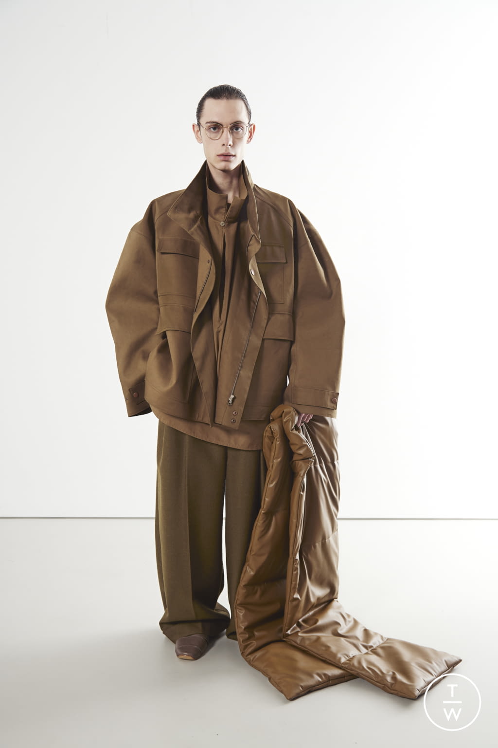 Fashion Week Paris Fall/Winter 2022 look 21 de la collection Hed Mayner menswear
