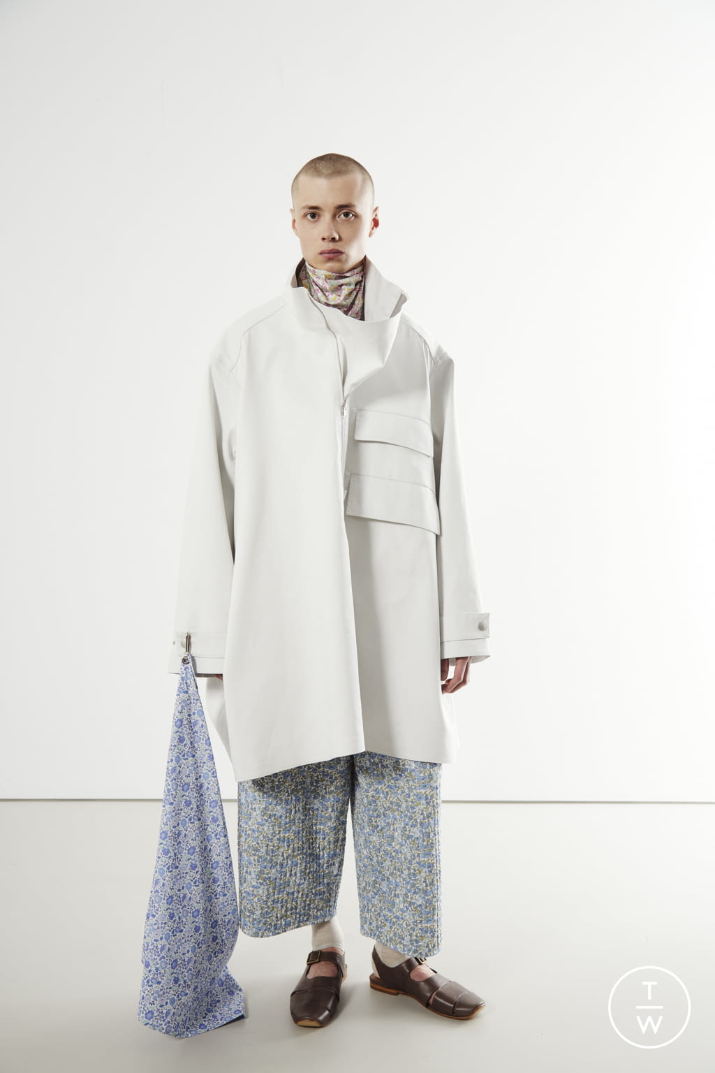 Fashion Week Paris Fall/Winter 2022 look 24 de la collection Hed Mayner menswear