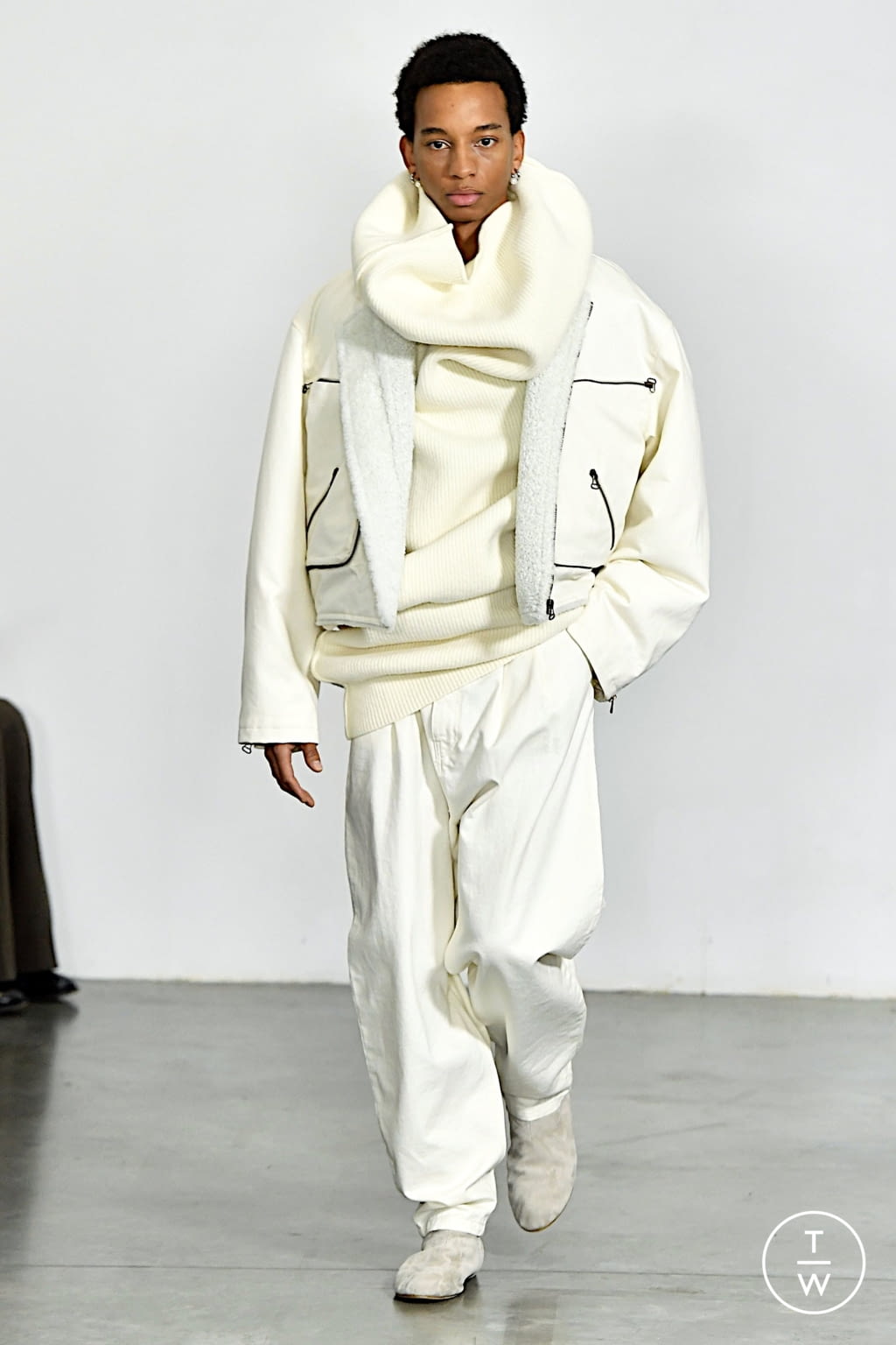 Fashion Week Paris Fall/Winter 2020 look 9 from the Hed Mayner collection menswear