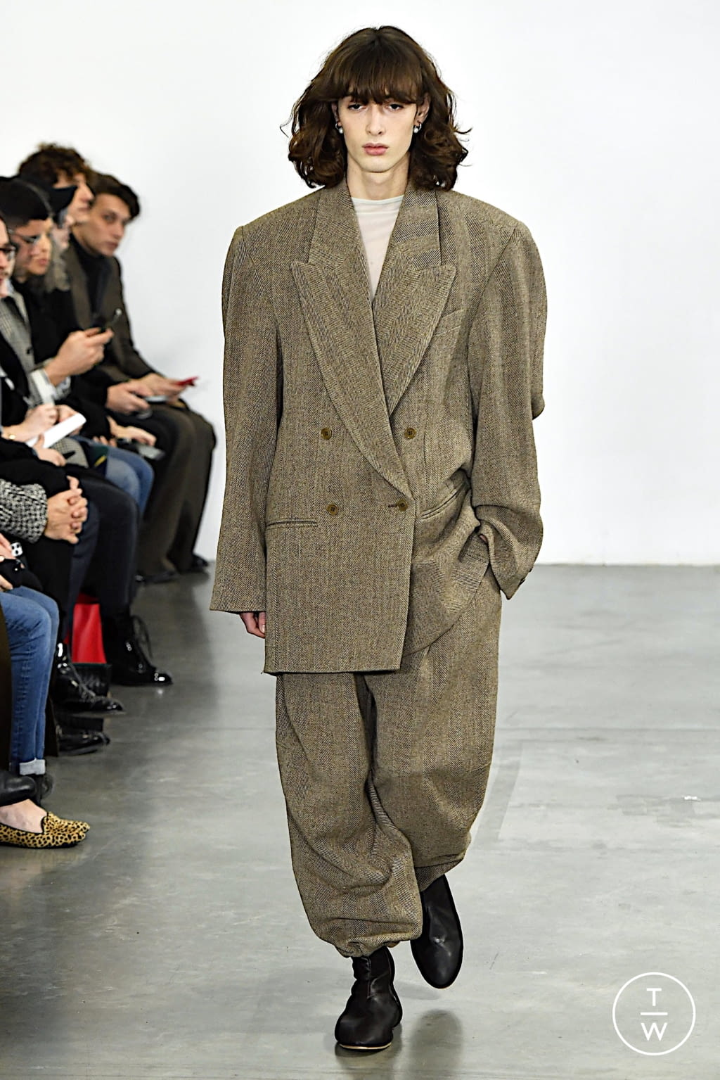Fashion Week Paris Fall/Winter 2020 look 19 from the Hed Mayner collection menswear