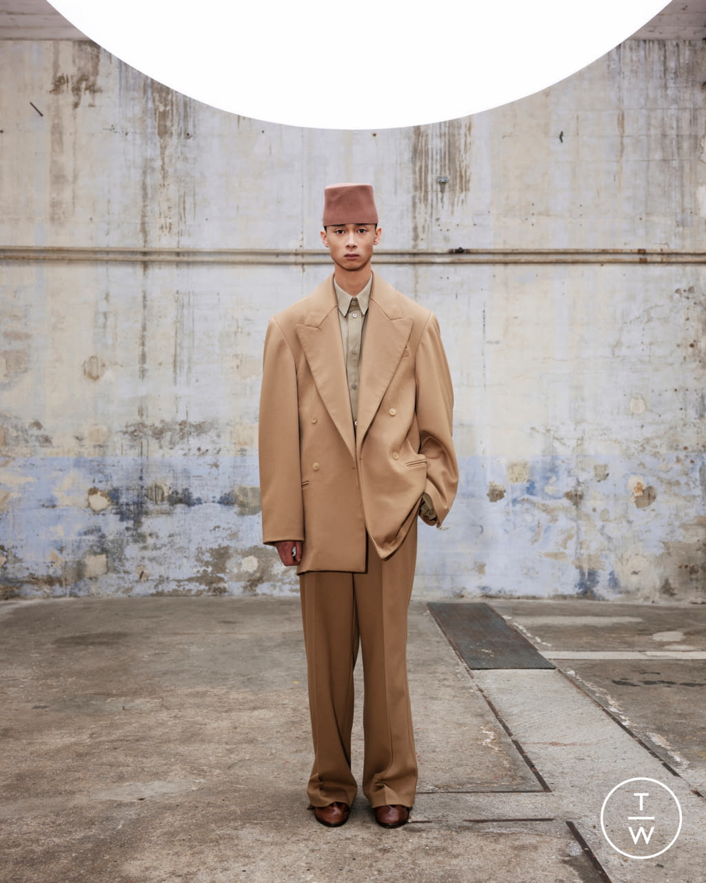 Fashion Week Paris Fall/Winter 2021 look 3 from the Hed Mayner collection 男装