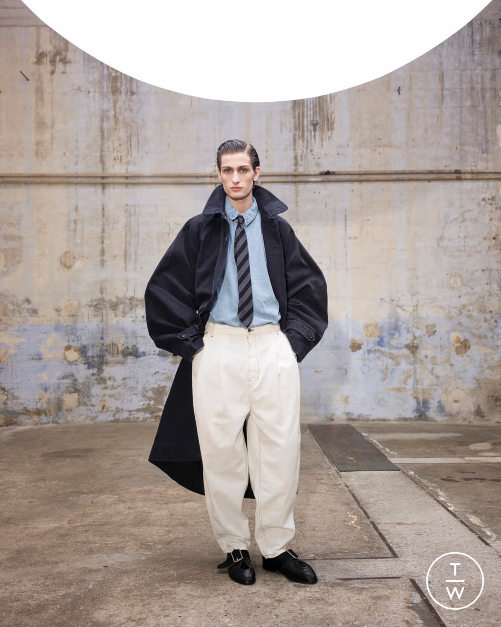 Fashion Week Paris Fall/Winter 2021 look 18 from the Hed Mayner collection menswear