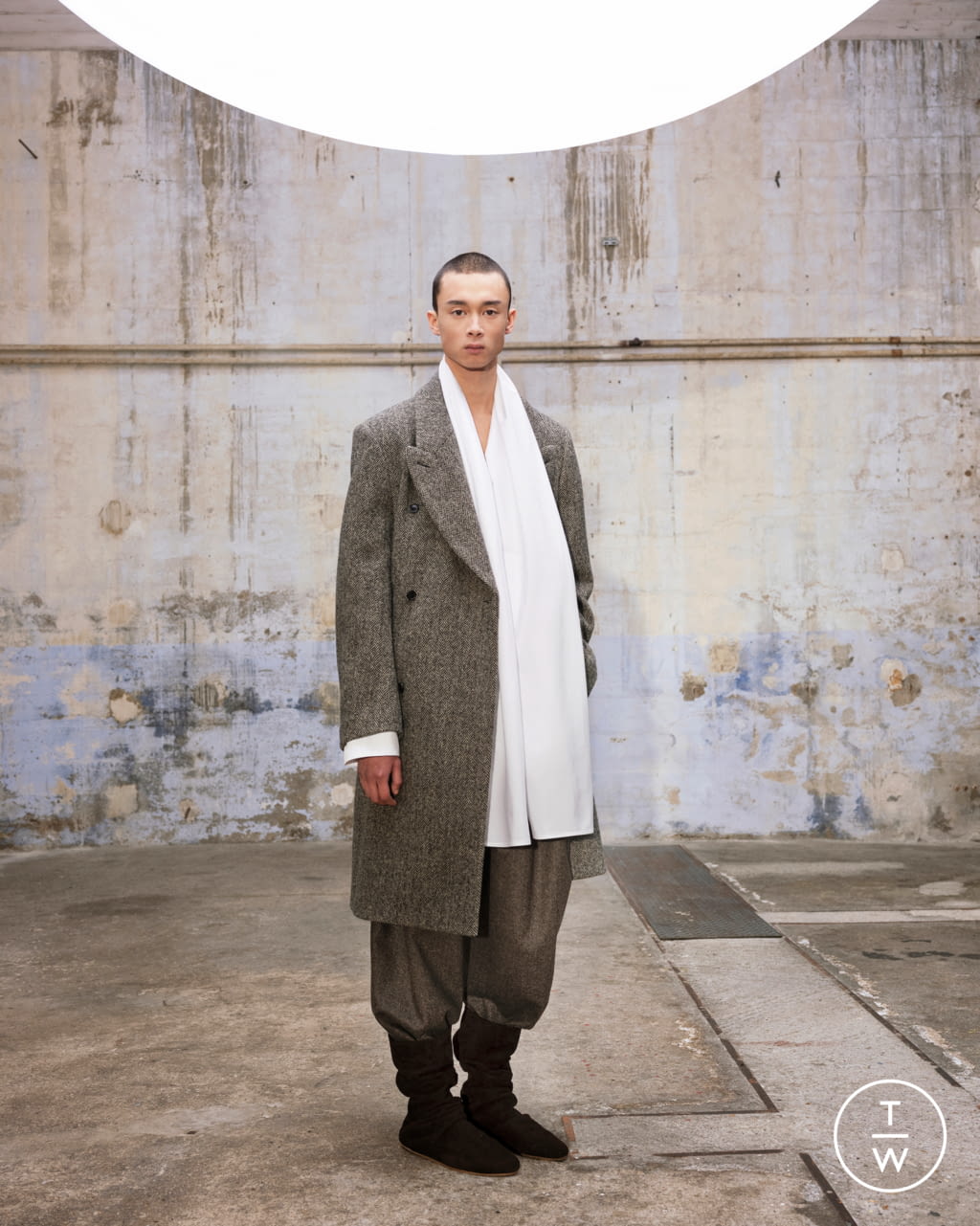 Fashion Week Paris Fall/Winter 2021 look 23 from the Hed Mayner collection menswear