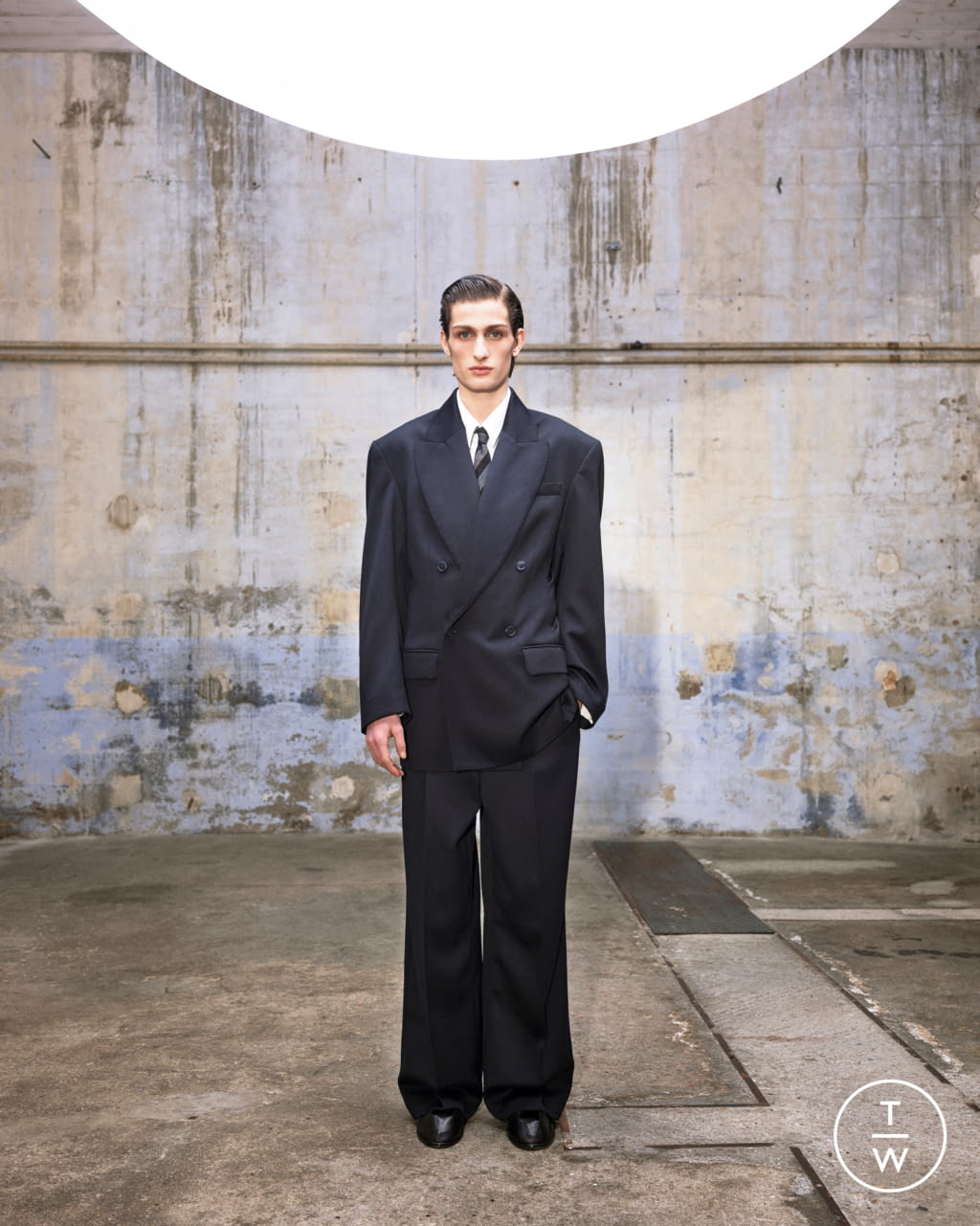 Fashion Week Paris Fall/Winter 2021 look 24 from the Hed Mayner collection 男装