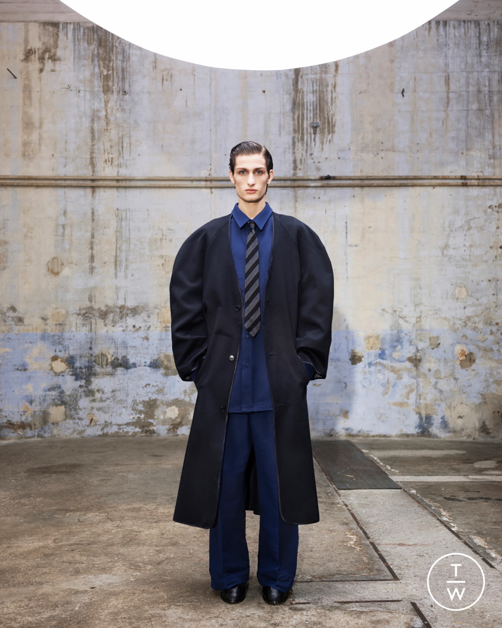 Fashion Week Paris Fall/Winter 2021 look 28 from the Hed Mayner collection menswear