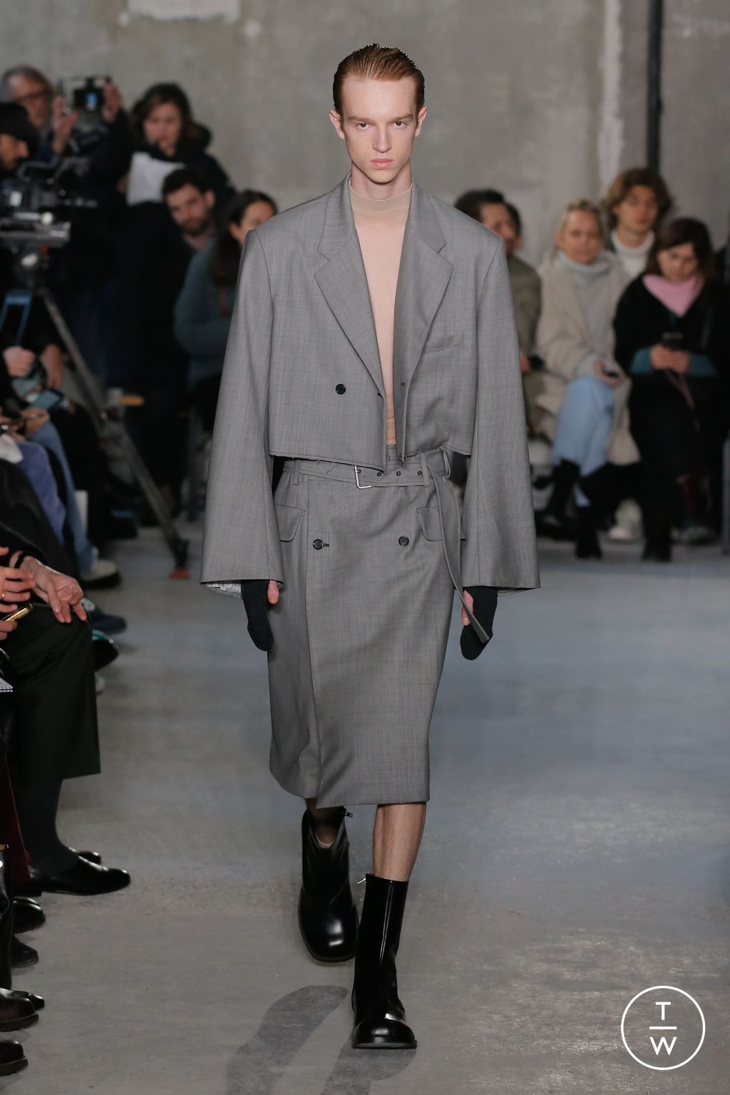 Fashion Week Paris Fall/Winter 2023 look 4 from the Hed Mayner collection menswear