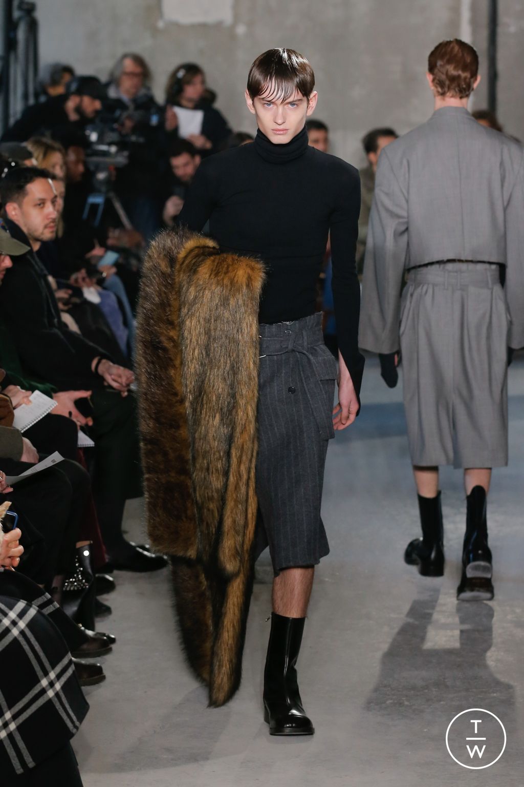 Fashion Week Paris Fall/Winter 2023 look 8 de la collection Hed Mayner menswear
