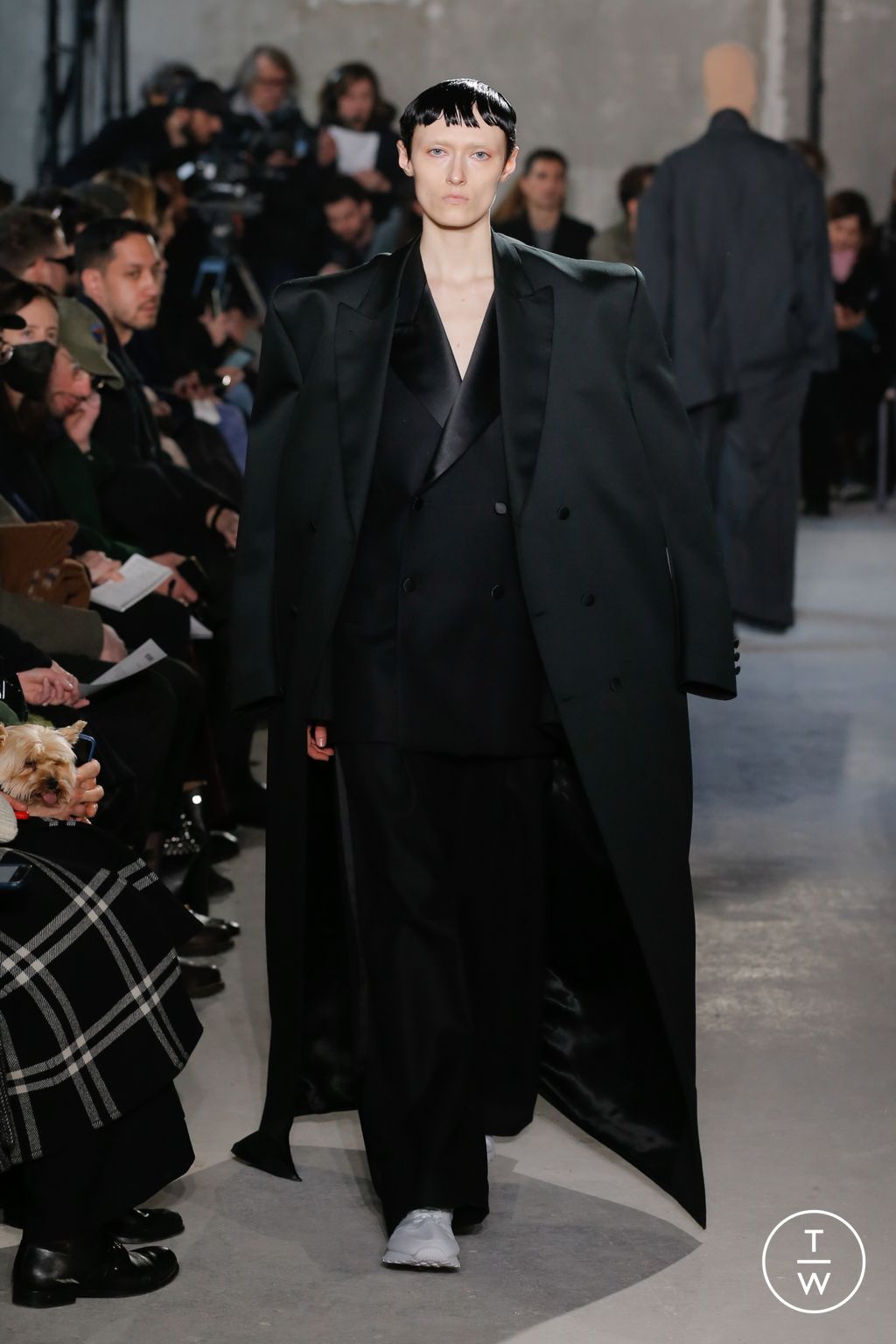 Fashion Week Paris Fall/Winter 2023 look 9 from the Hed Mayner collection 男装