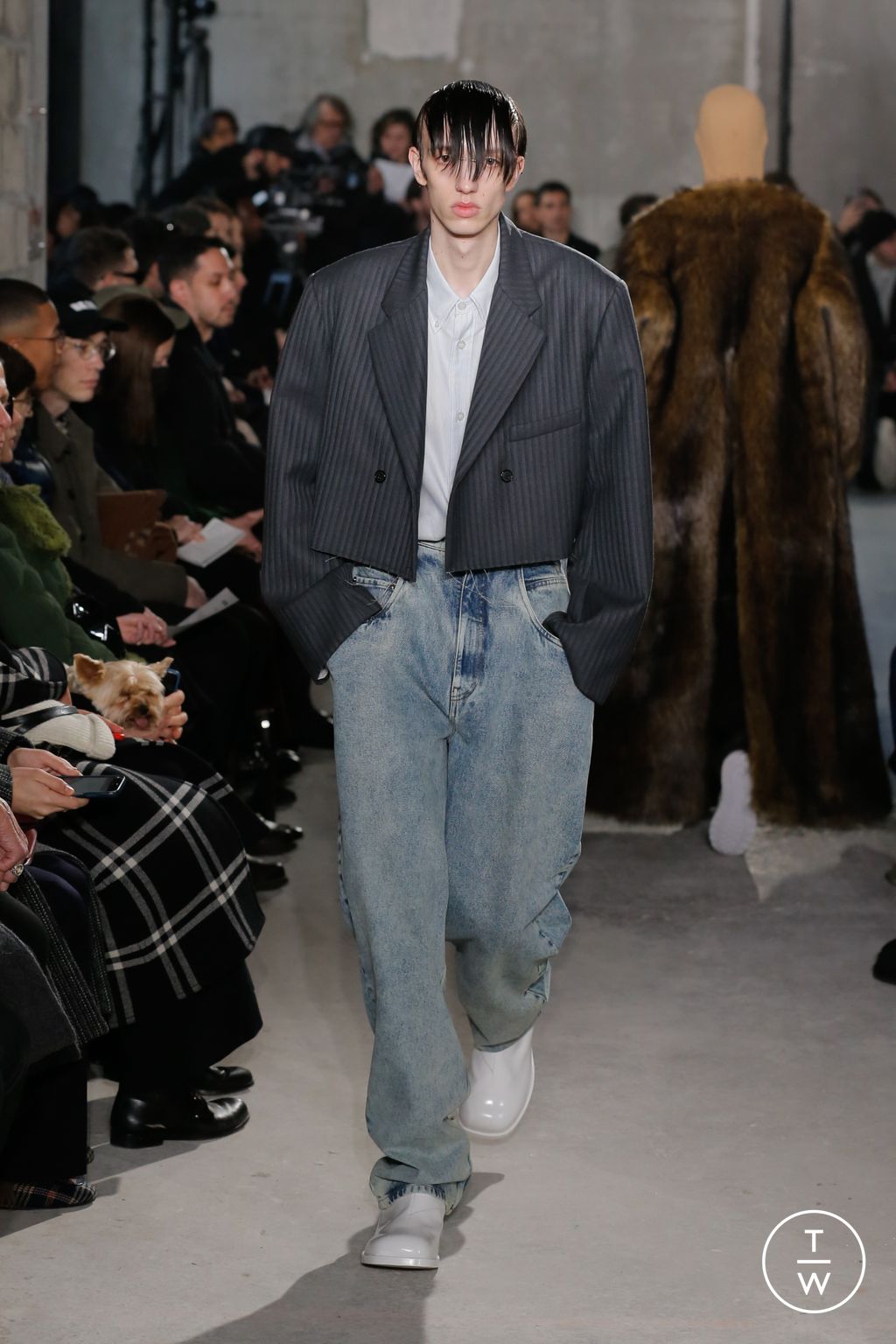 Fashion Week Paris Fall/Winter 2023 look 10 from the Hed Mayner collection menswear