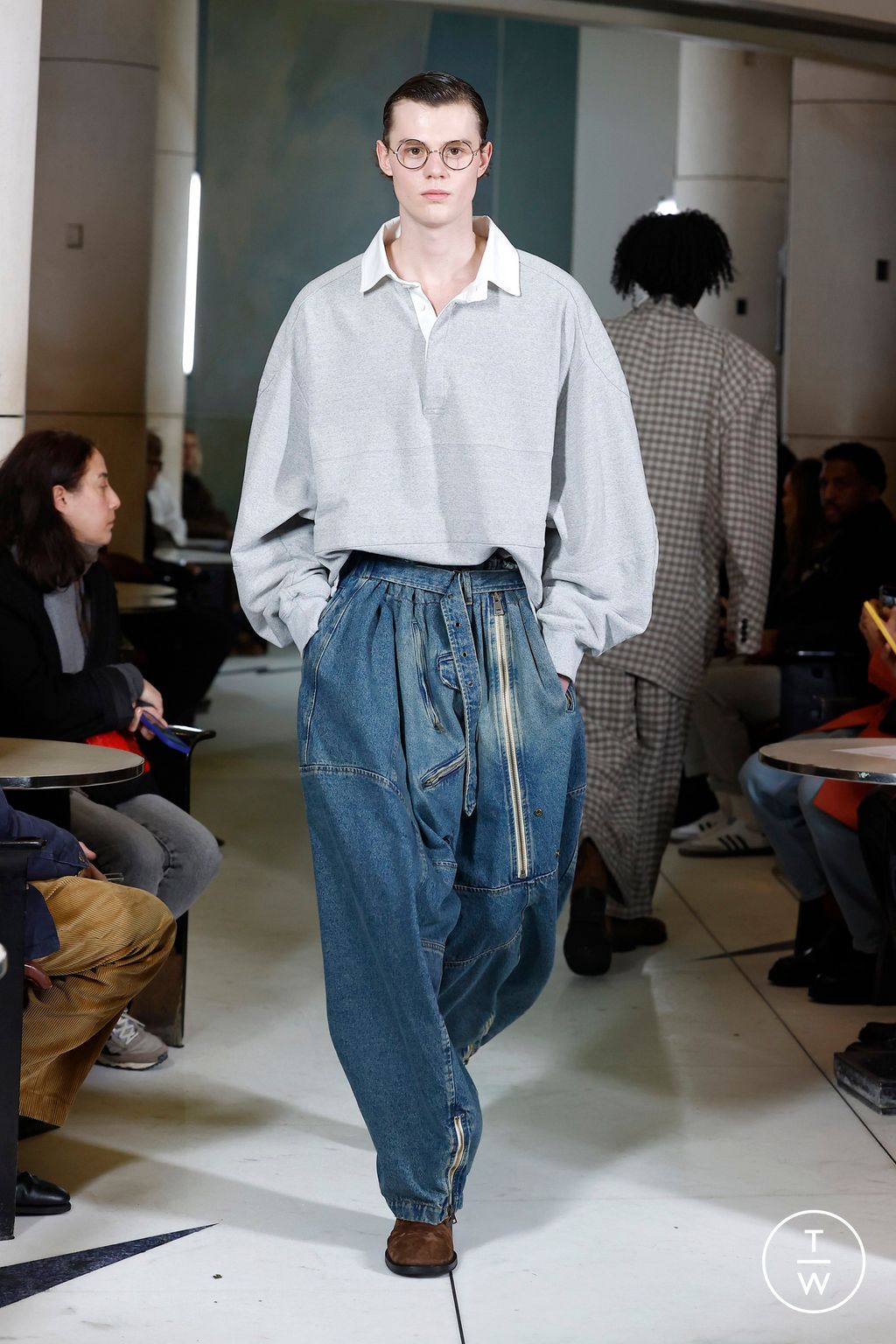 Fashion Week Paris Fall/Winter 2025 look 15 de la collection Hed Mayner menswear