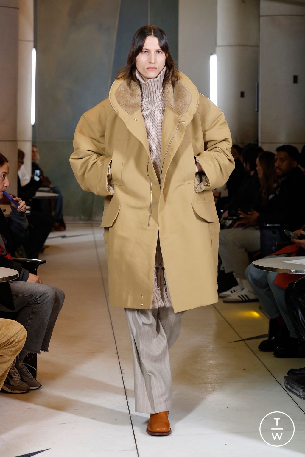 Fashion Week Paris Fall/Winter 2025 look 26 from the Hed Mayner collection menswear