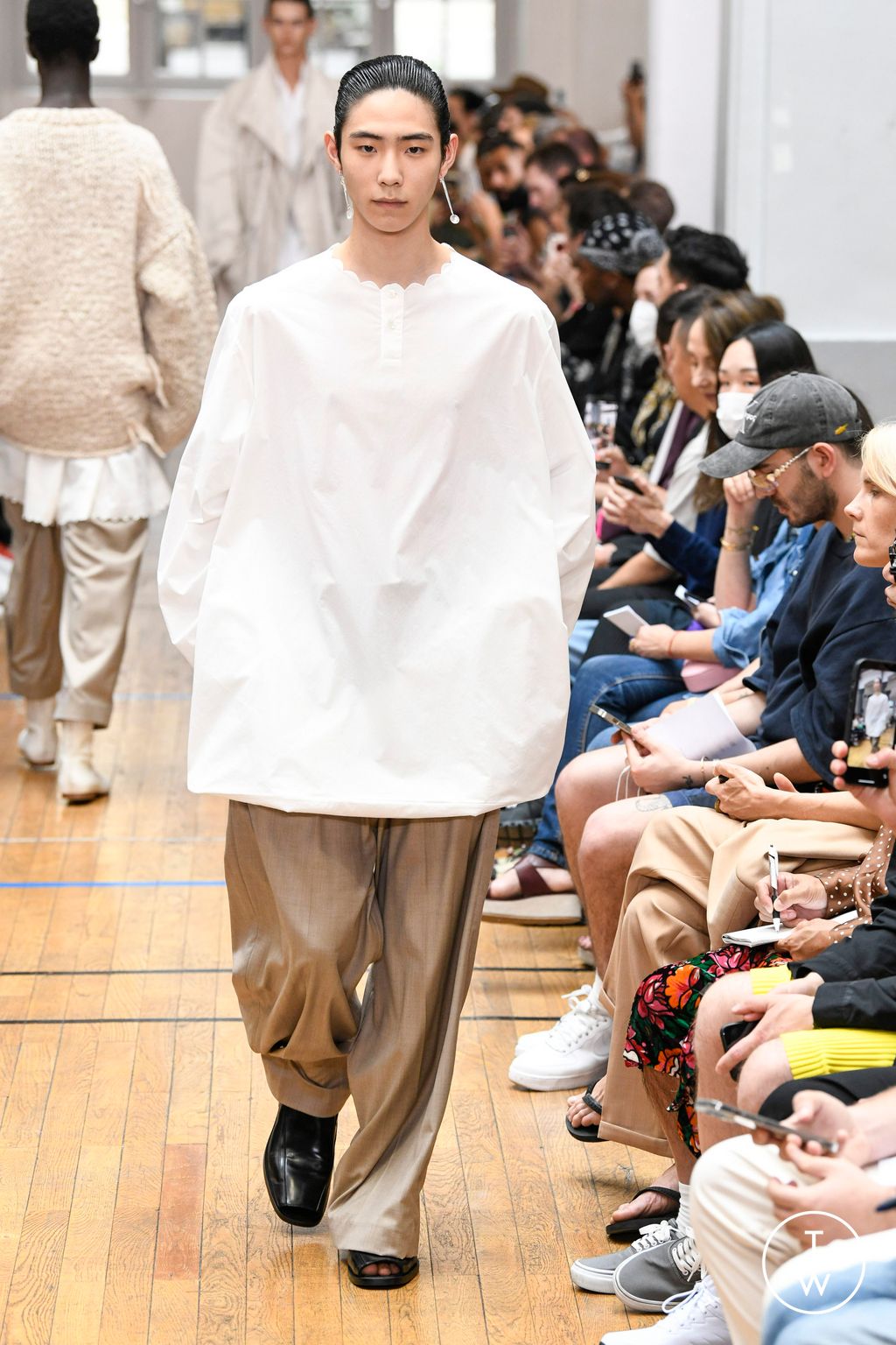 Fashion Week Paris Spring/Summer 2023 look 7 from the Hed Mayner collection menswear