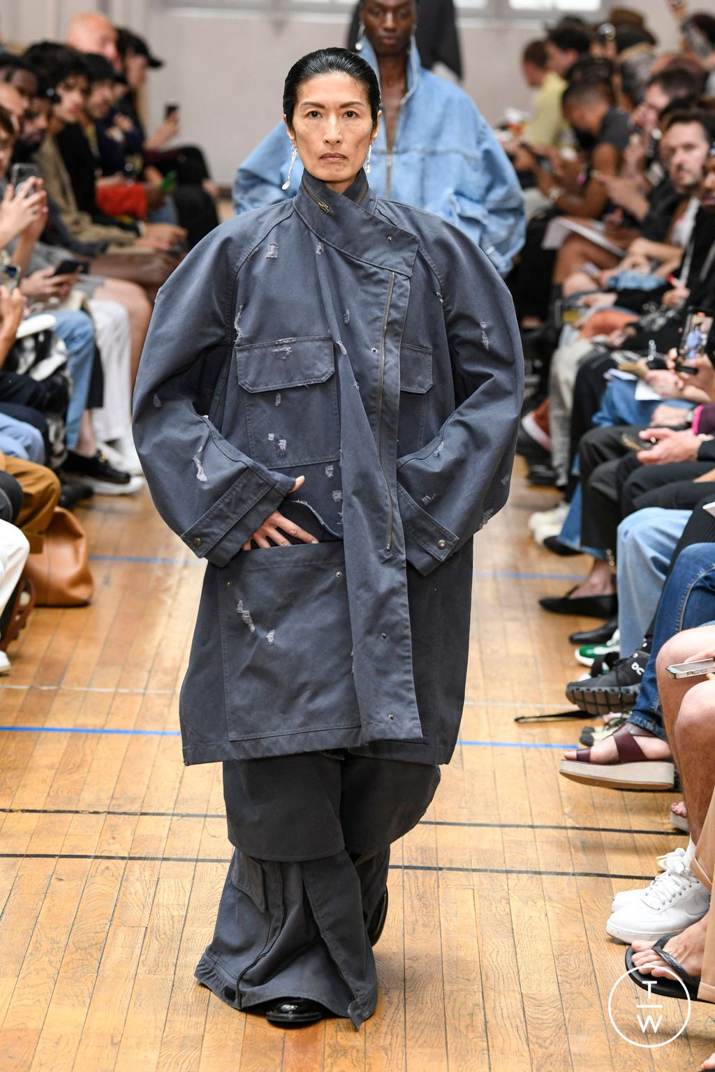 Fashion Week Paris Spring/Summer 2023 look 9 from the Hed Mayner collection menswear