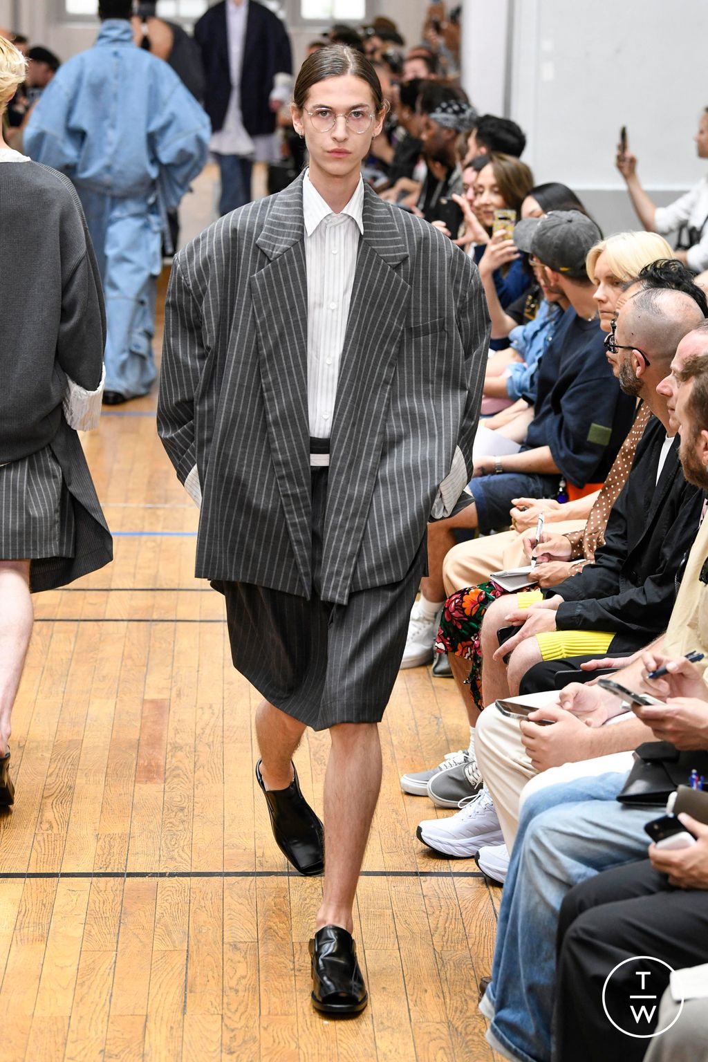Fashion Week Paris Spring/Summer 2023 look 12 from the Hed Mayner collection 男装