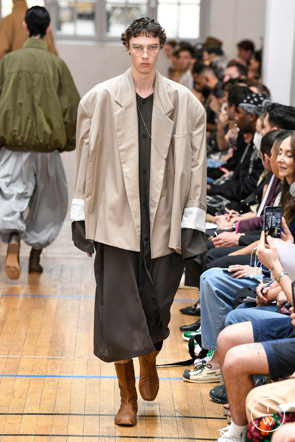 Fashion Week Paris Spring/Summer 2023 look 17 from the Hed Mayner collection 男装