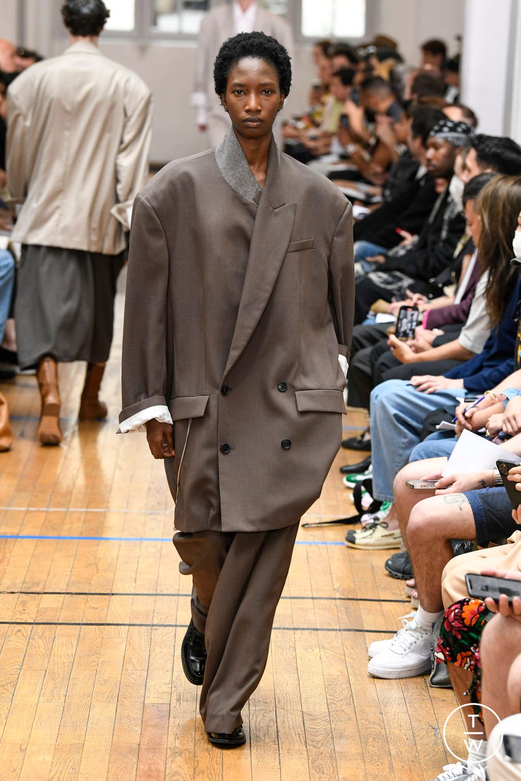 Fashion Week Paris Spring/Summer 2023 look 18 from the Hed Mayner collection menswear