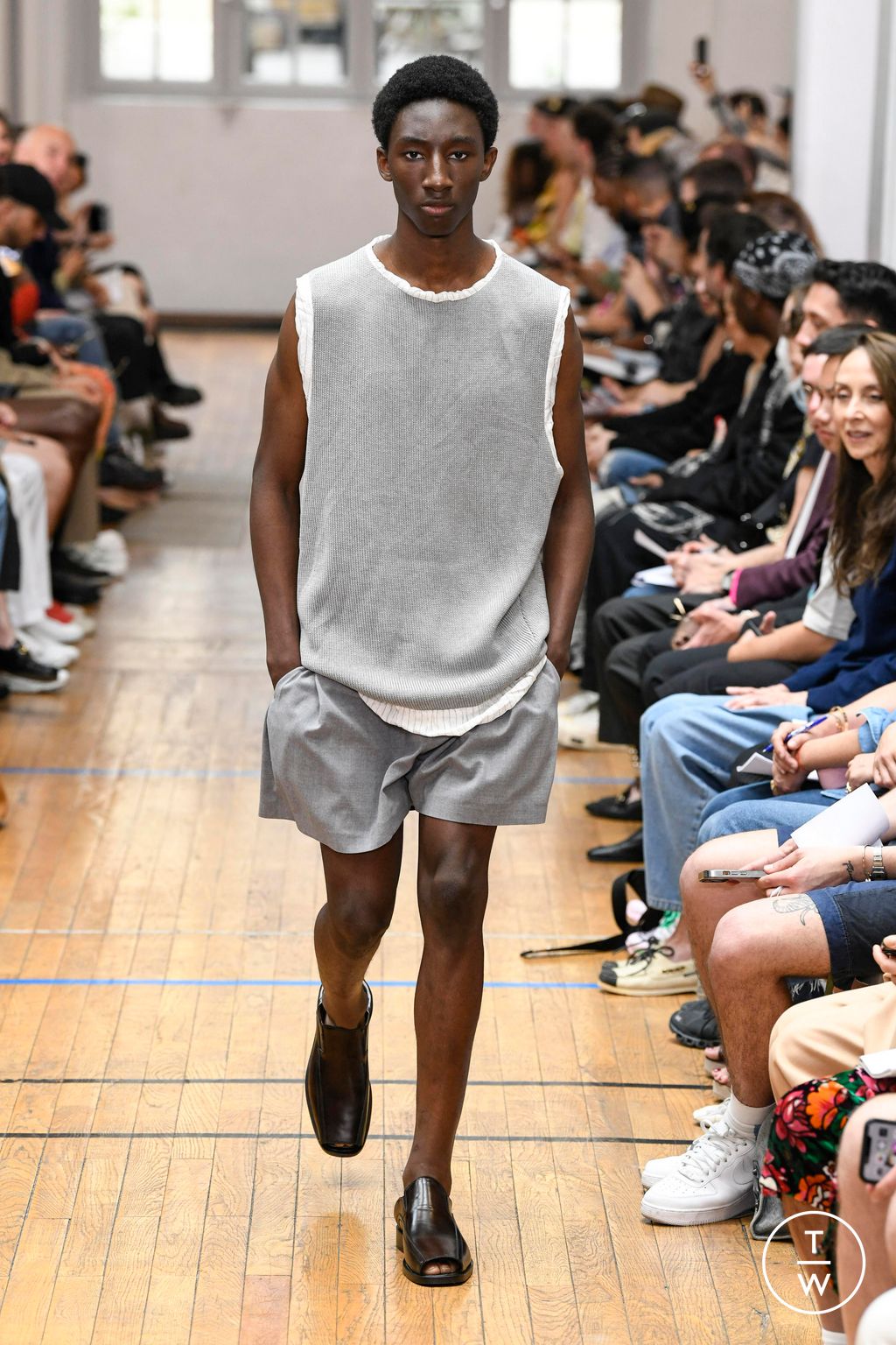 Fashion Week Paris Spring/Summer 2023 look 25 from the Hed Mayner collection menswear