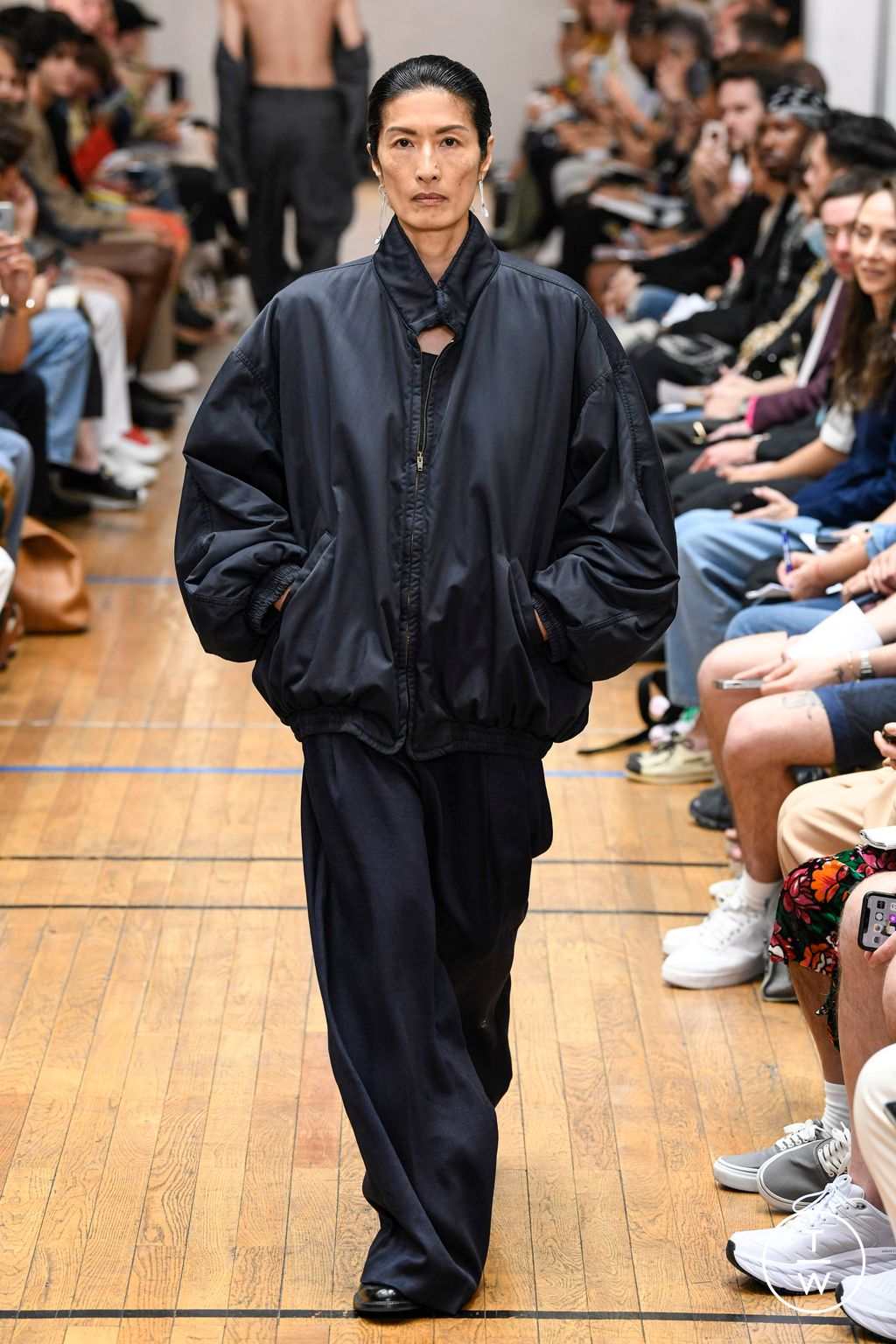 Fashion Week Paris Spring/Summer 2023 look 27 from the Hed Mayner collection 男装
