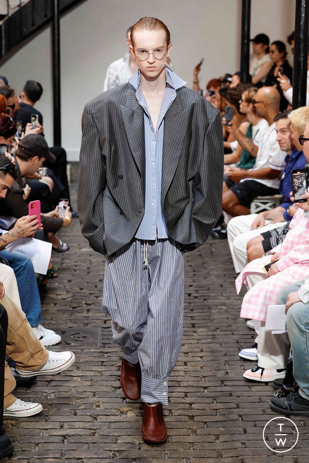 Fashion Week Paris Spring/Summer 2024 look 9 de la collection Hed Mayner menswear