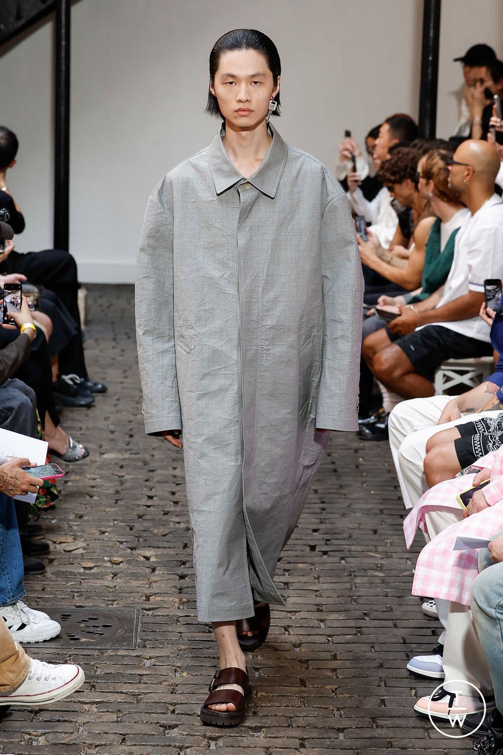 Fashion Week Paris Spring/Summer 2024 look 14 de la collection Hed Mayner menswear