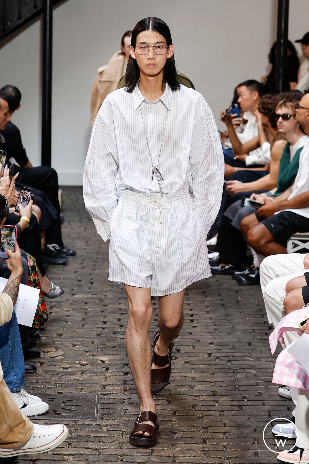 Fashion Week Paris Spring/Summer 2024 look 17 de la collection Hed Mayner menswear