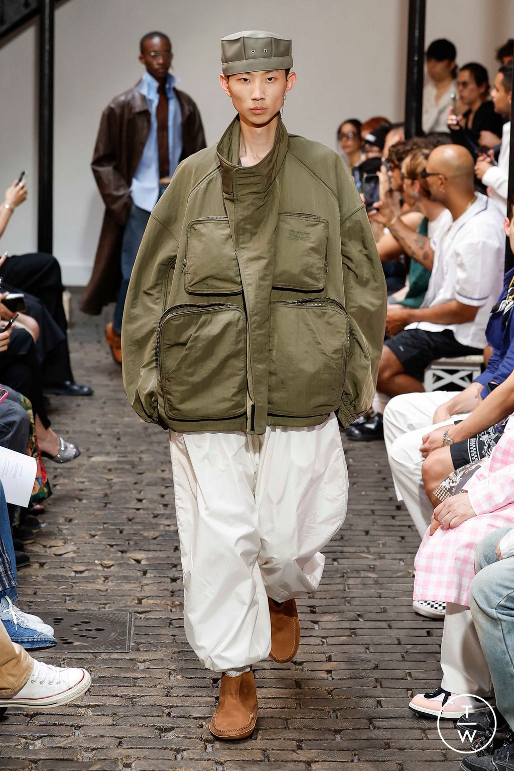 Fashion Week Paris Spring/Summer 2024 look 25 de la collection Hed Mayner menswear
