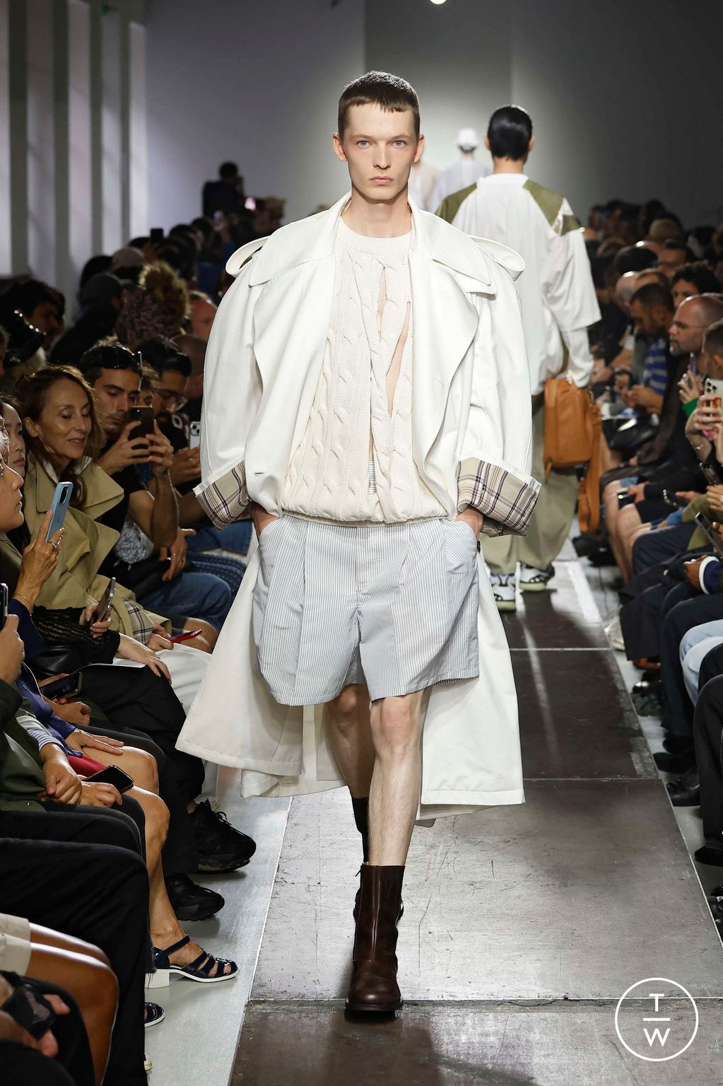 Fashion Week Paris Spring-Summer 2025 look 11 from the Hed Mayner collection 男装