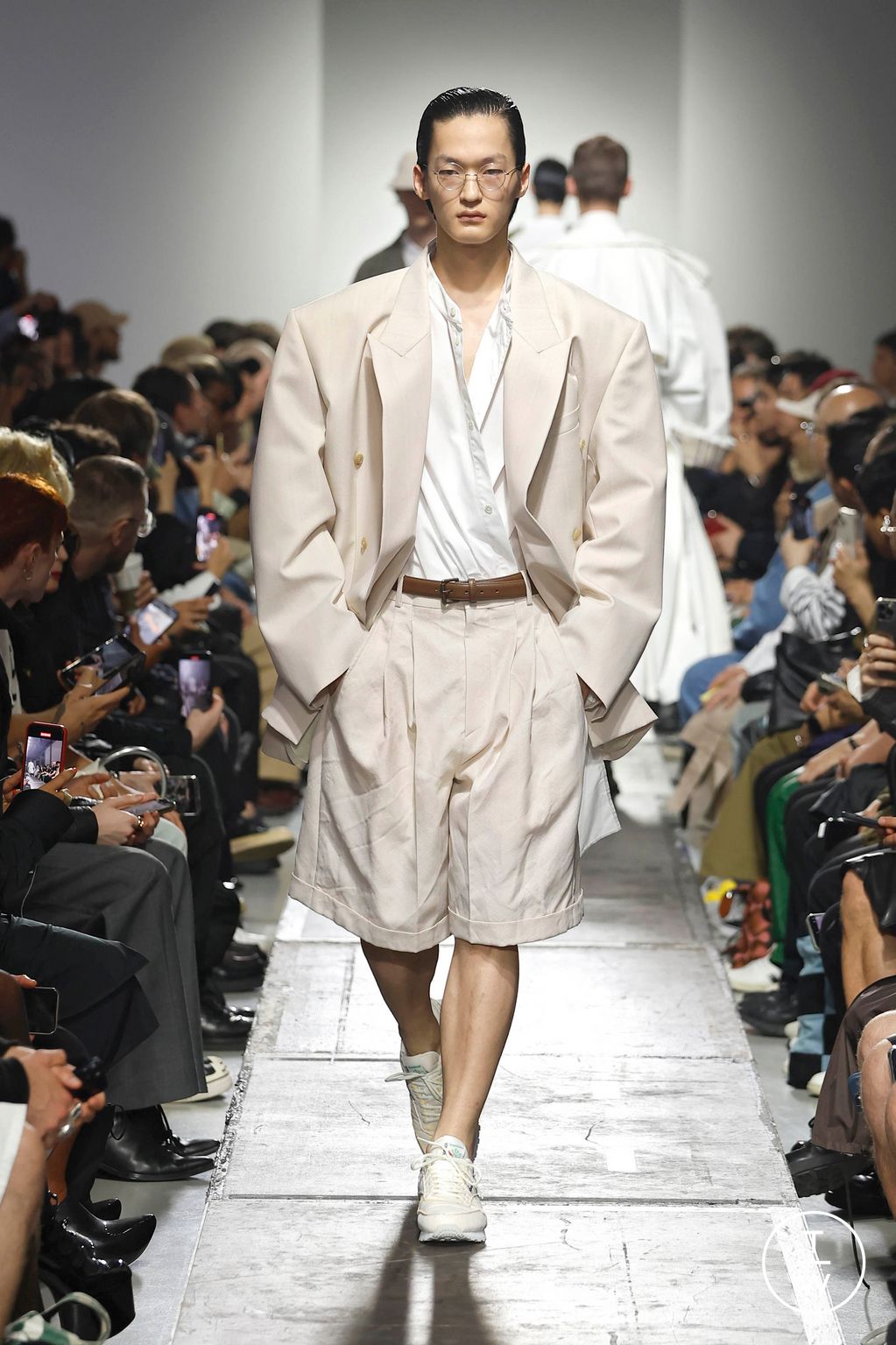 Fashion Week Paris Spring-Summer 2025 look 12 from the Hed Mayner collection 男装