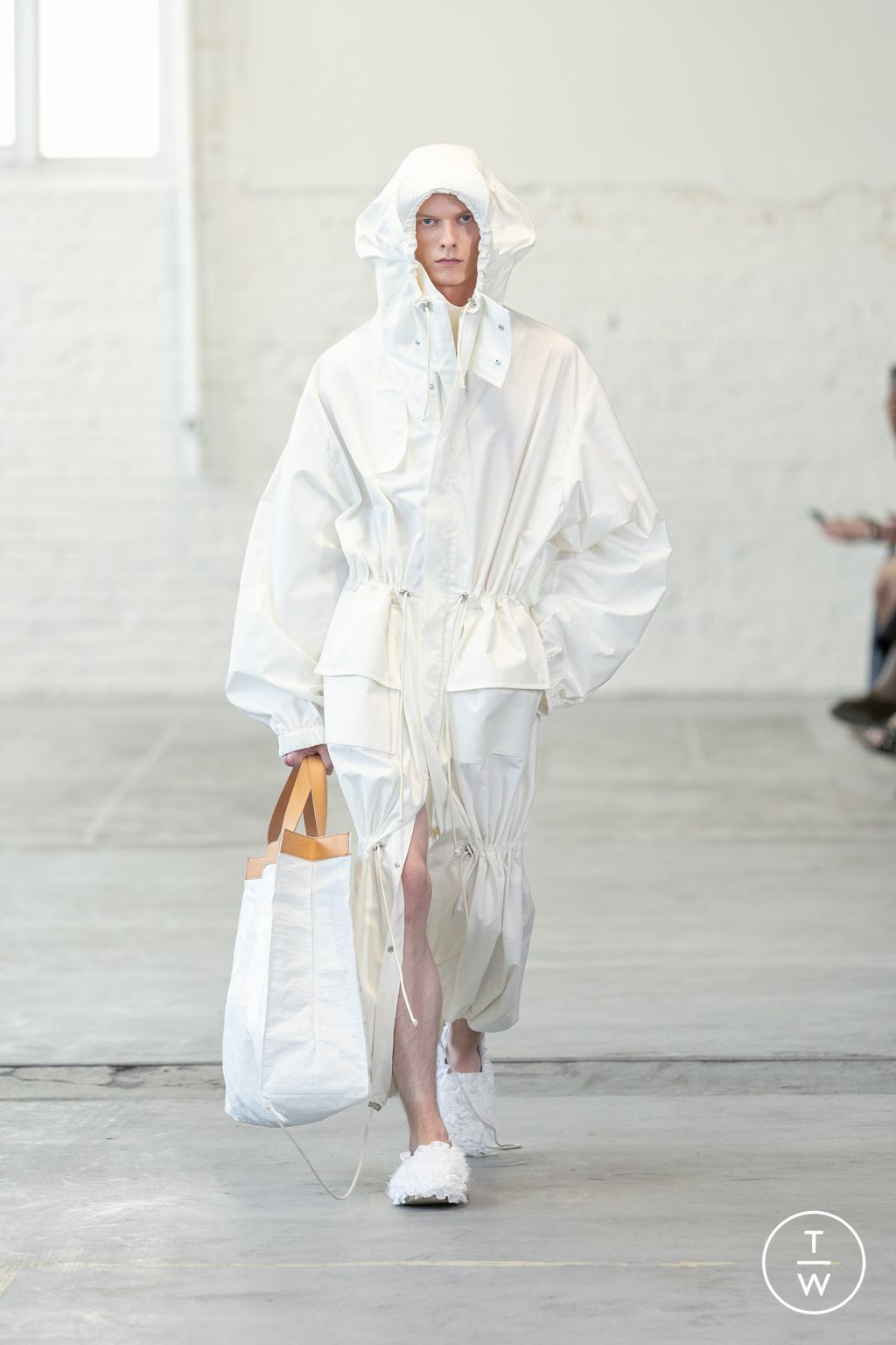 Fashion Week Paris Spring/Summer 2026 look 5 from the Hed Mayner collection menswear