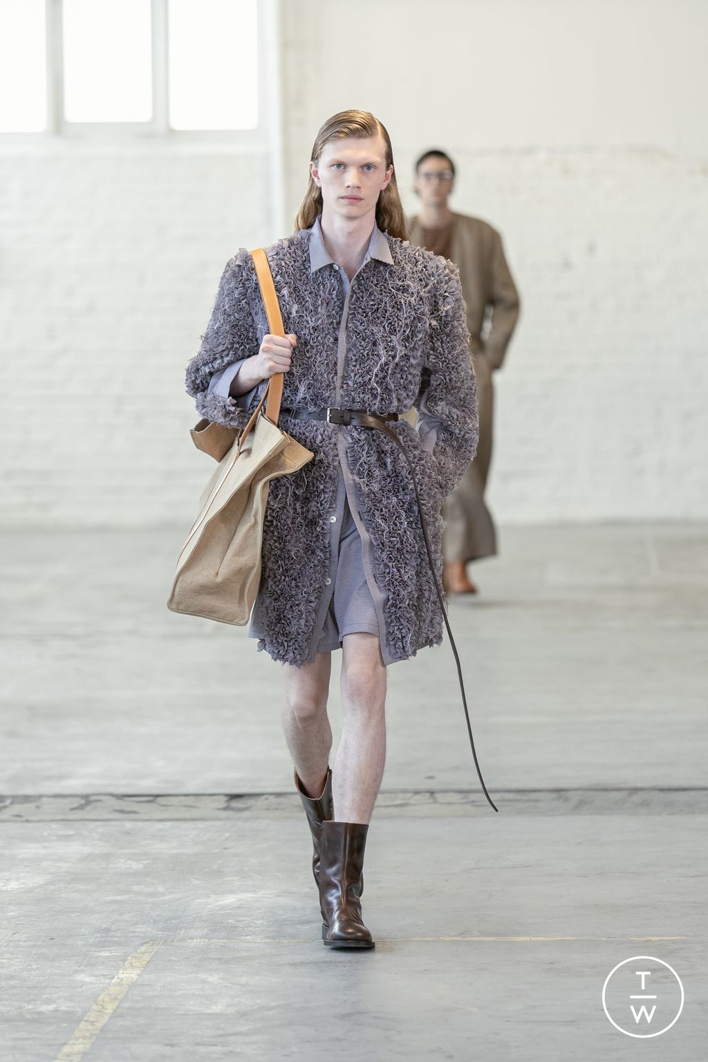 Fashion Week Paris Spring/Summer 2026 look 7 from the Hed Mayner collection menswear