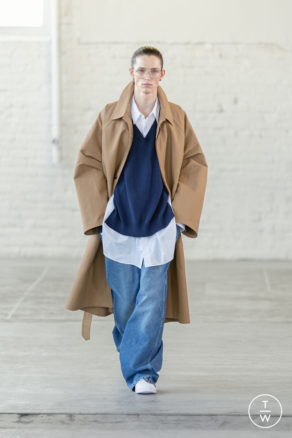 Fashion Week Paris Spring/Summer 2026 look 18 from the Hed Mayner collection menswear