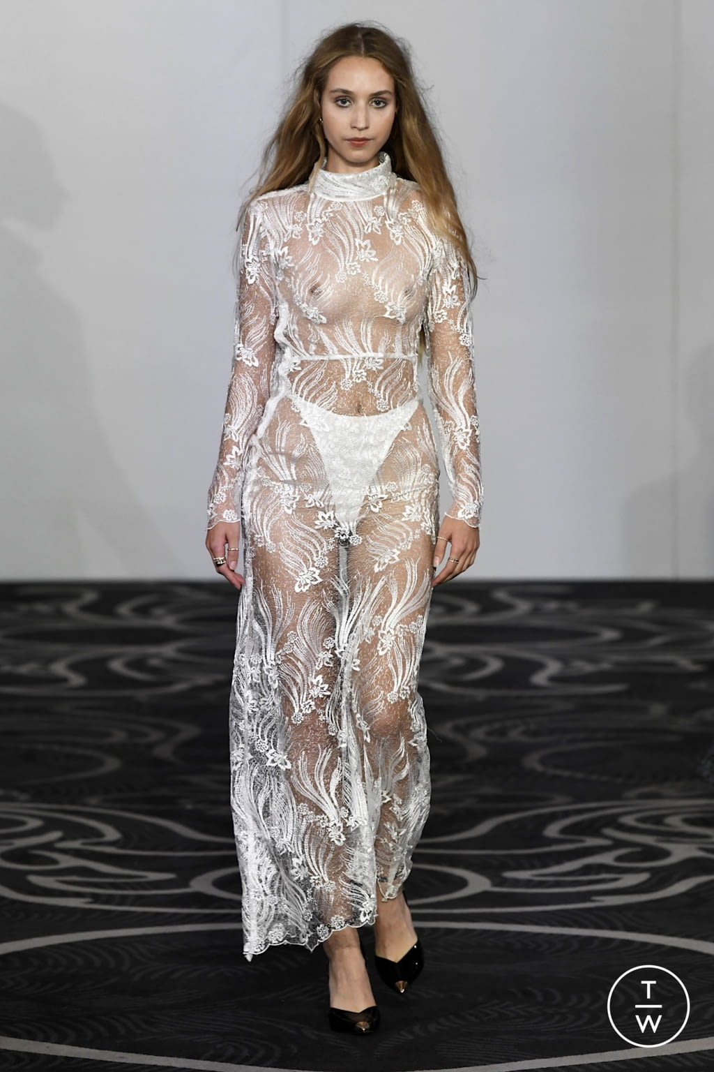 Fashion Week London Spring/Summer 2022 look 106 from the Helen Anthony collection womenswear