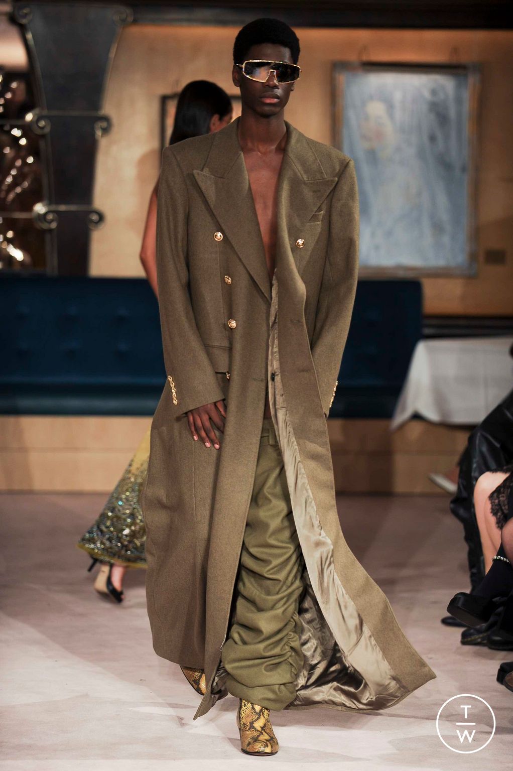 Fashion Week London Fall/Winter 2023 look 24 from the Helen Anthony collection womenswear