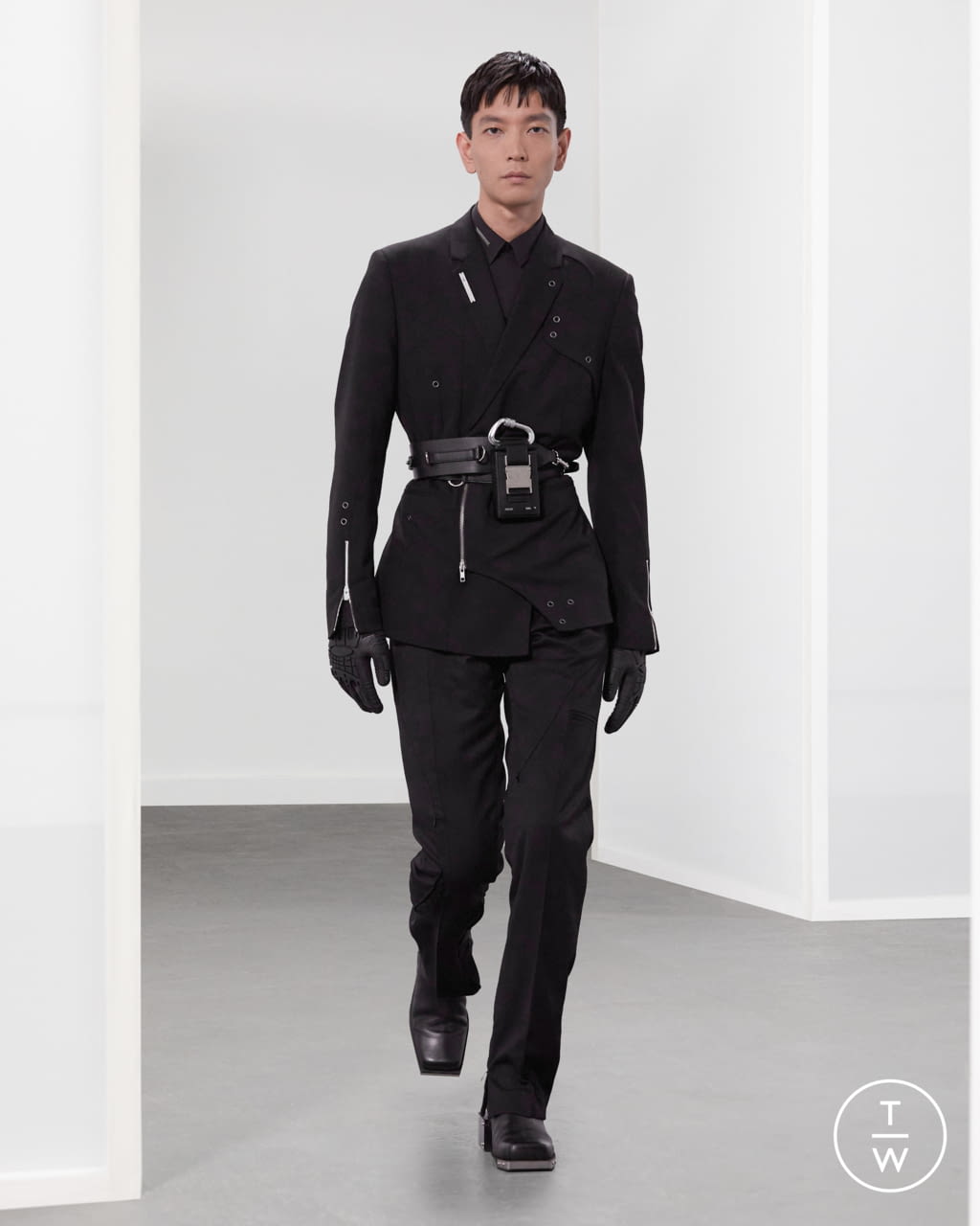 Fashion Week Paris Spring/Summer 2022 look 8 from the Heliot Emil collection 女装