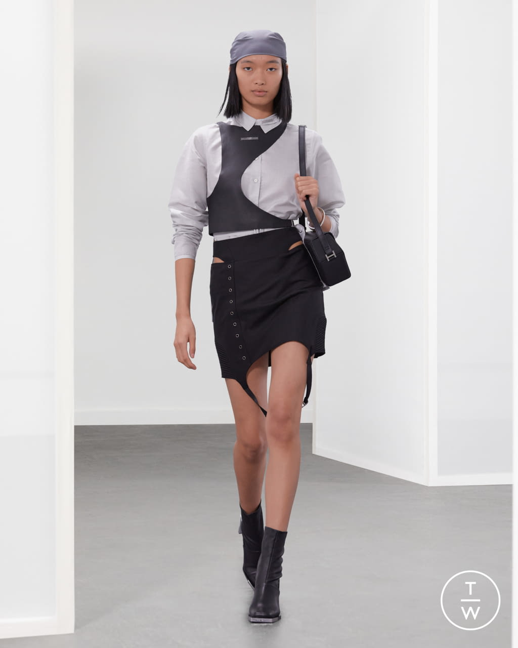 Fashion Week Paris Spring/Summer 2022 look 19 from the Heliot Emil collection 女装