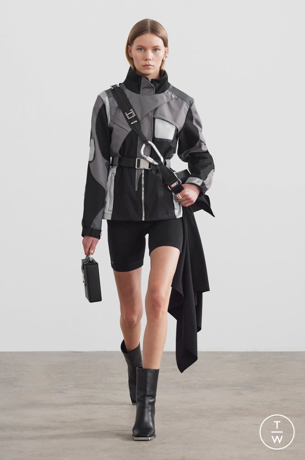Fashion Week Paris Fall/Winter 2021 look 14 from the Heliot Emil collection womenswear