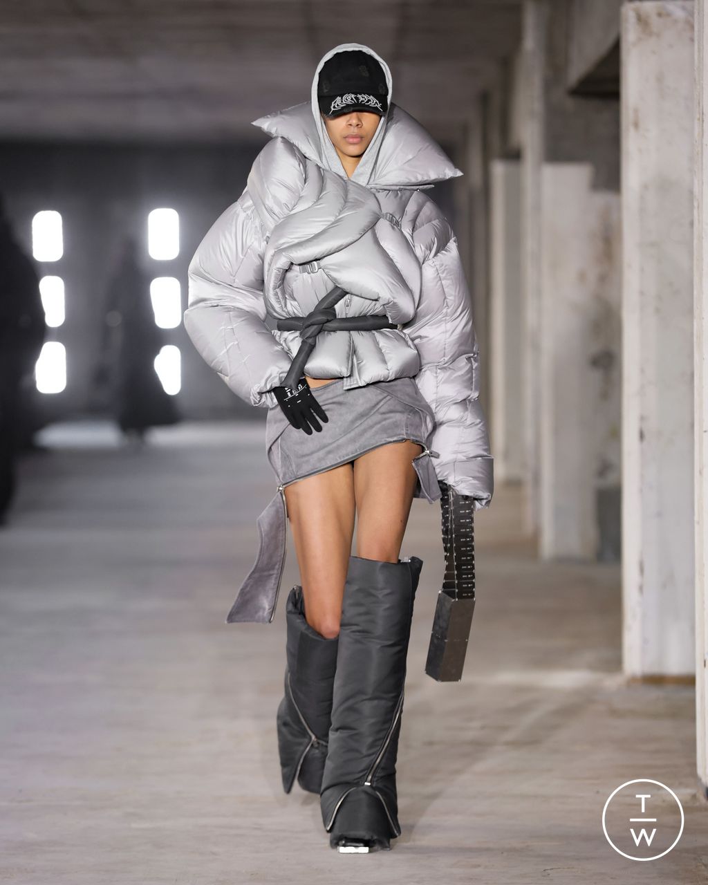 Fashion Week Paris Fall/Winter 2023 look 10 from the Heliot Emil collection womenswear
