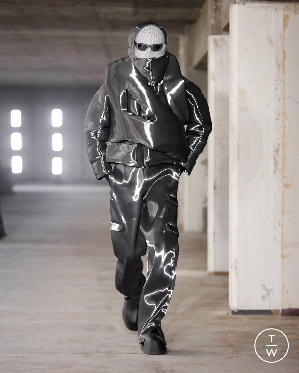Fashion Week Paris Fall/Winter 2023 look 20 from the Heliot Emil collection womenswear