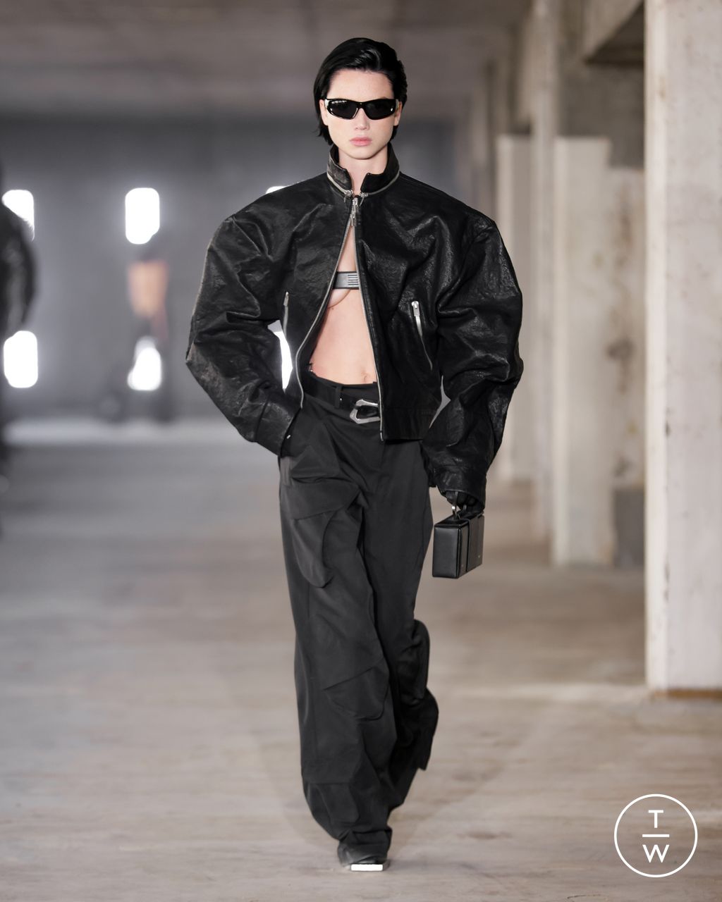 Fashion Week Paris Fall/Winter 2023 look 21 from the Heliot Emil collection 女装