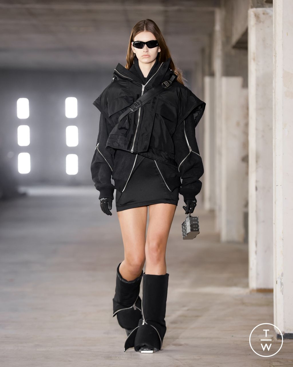 Fashion Week Paris Fall/Winter 2023 look 24 from the Heliot Emil collection womenswear