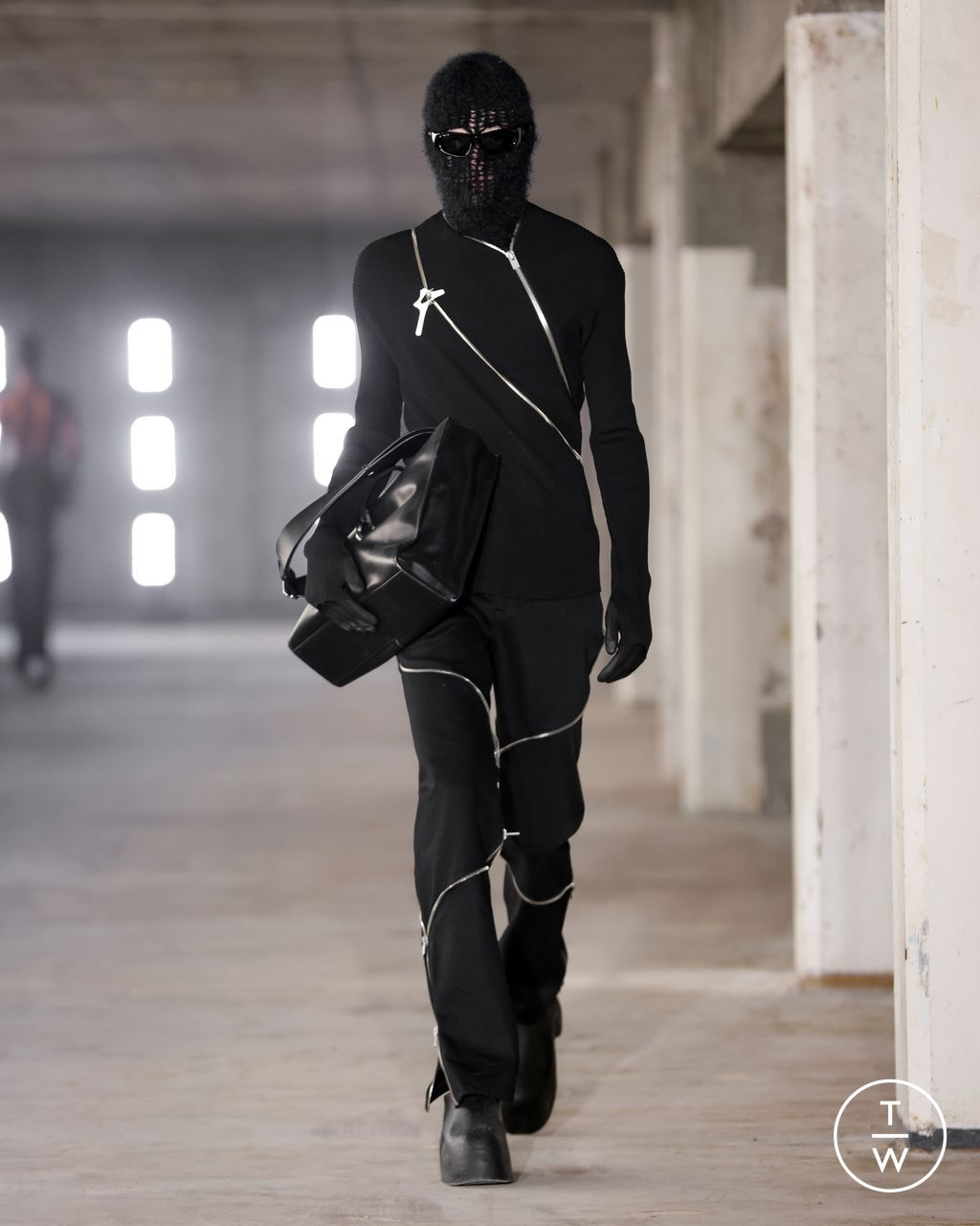 Fashion Week Paris Fall/Winter 2023 look 25 from the Heliot Emil collection 女装