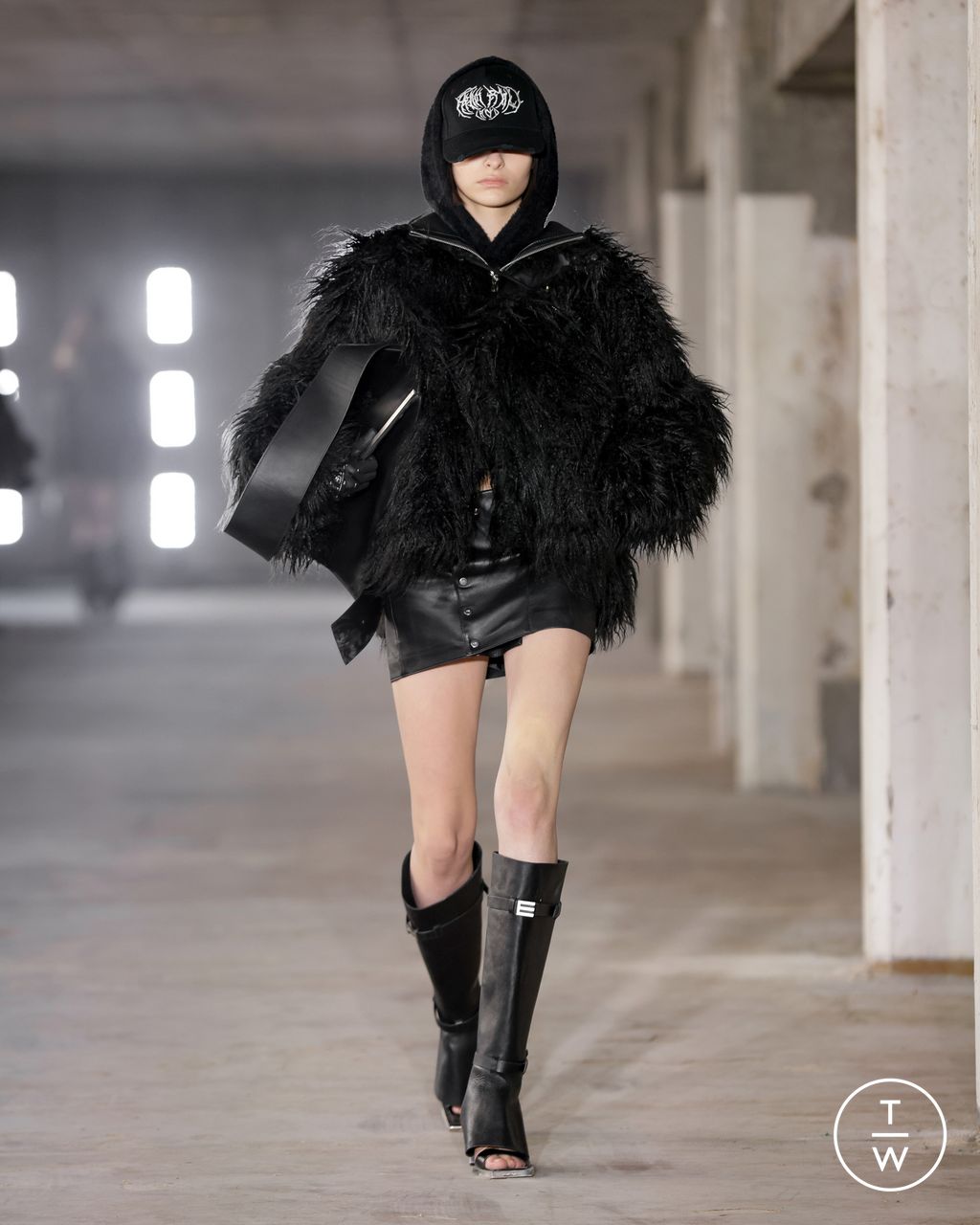 Fashion Week Paris Fall/Winter 2023 look 26 de la collection Heliot Emil womenswear