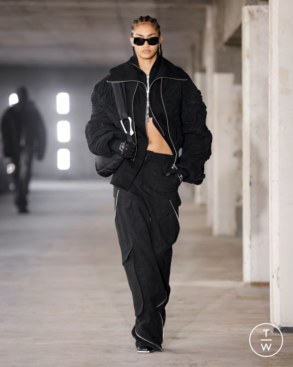 Fashion Week Paris Fall/Winter 2023 look 30 from the Heliot Emil collection 女装