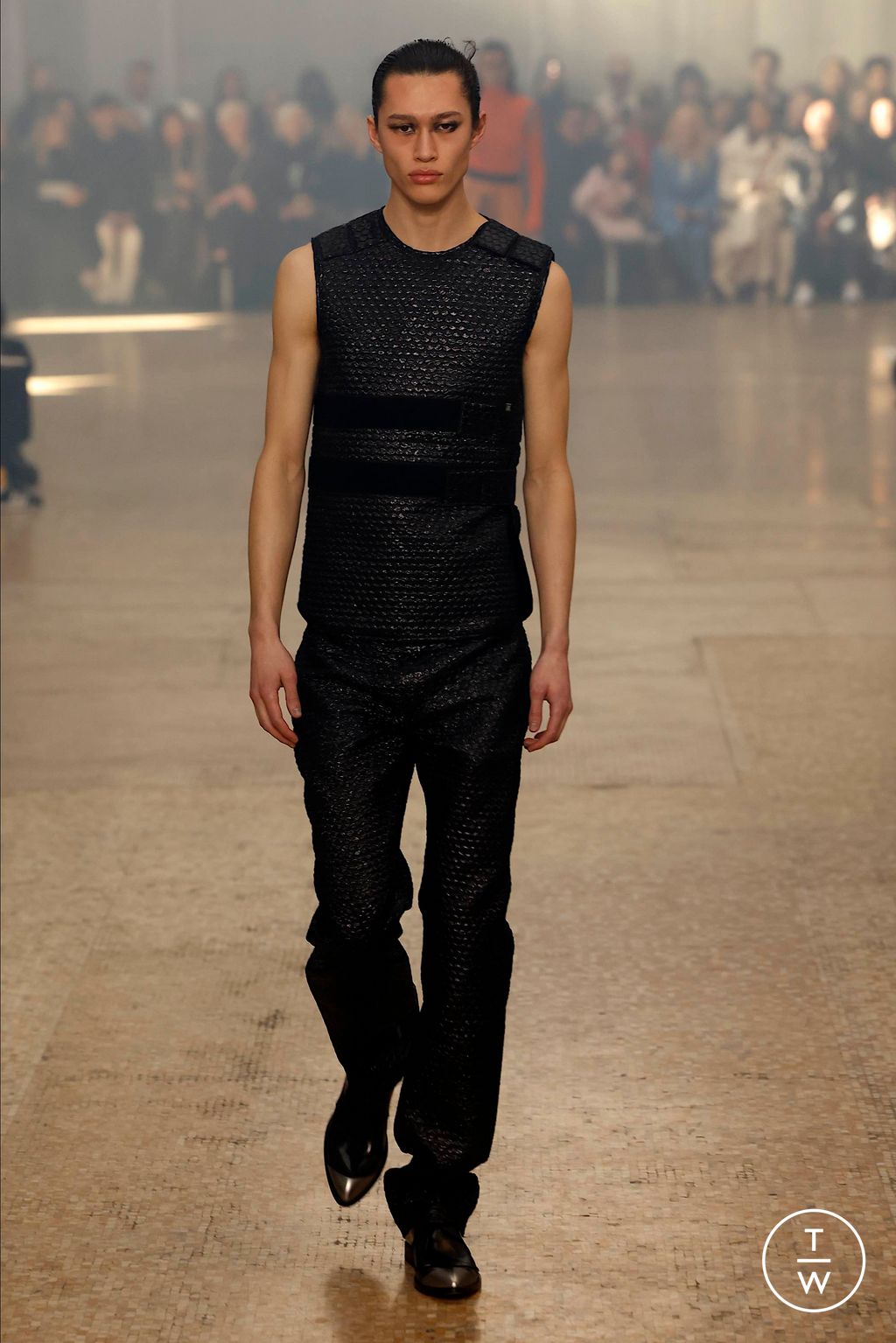 Fashion Week New York Fall/Winter 2024 look 2 de la collection Helmut Lang womenswear
