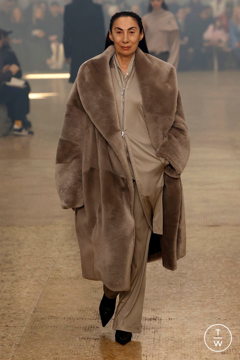 Fashion Week New York Fall/Winter 2024 look 13 de la collection Helmut Lang womenswear