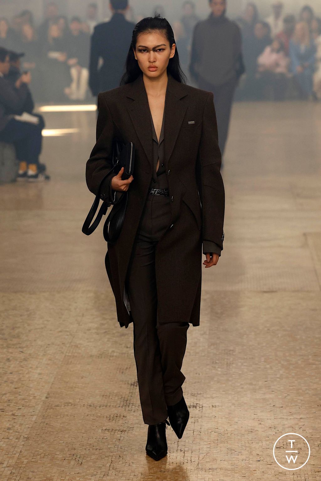 Fashion Week New York Fall/Winter 2024 look 16 de la collection Helmut Lang womenswear